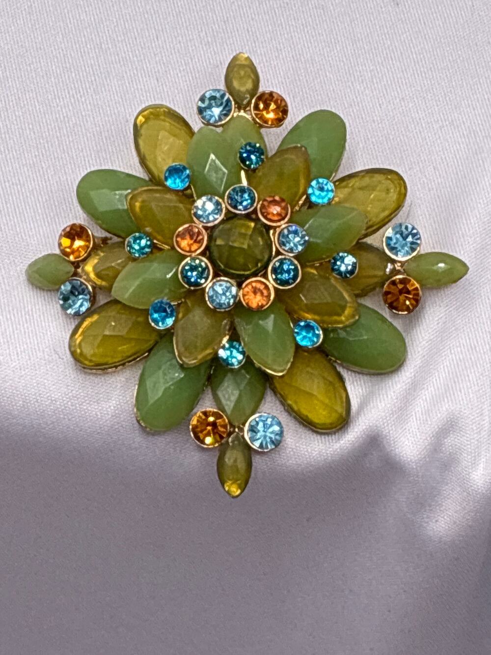 Juliana DeLizza Elster Green Givre Glass Rhinestone Starburst Brooch